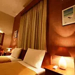Argo Hotel *