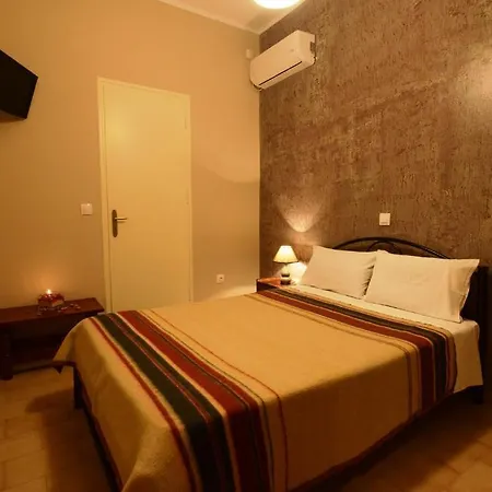 Argo Hotel *