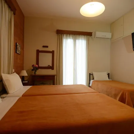 Argo Hotel *