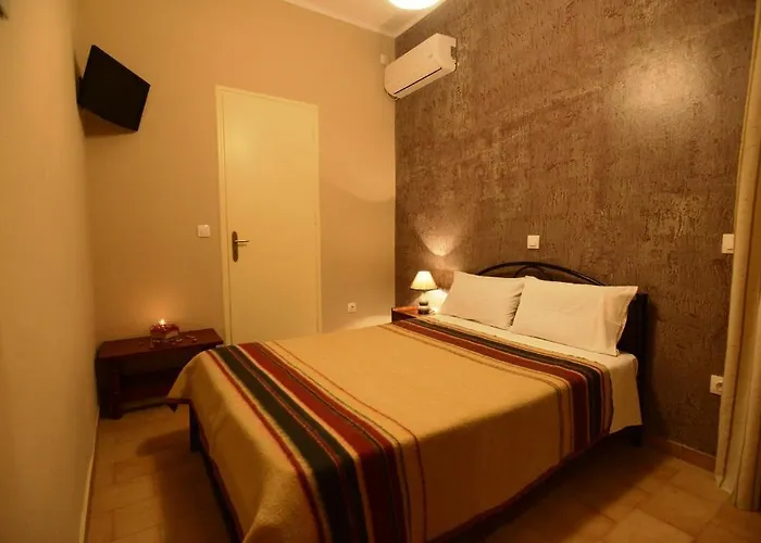 Argo Hotel *