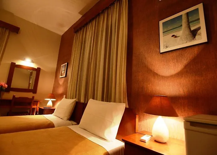 Argo Hotel *