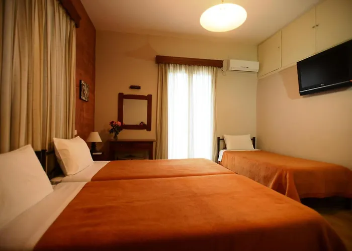 Argo Hotel *